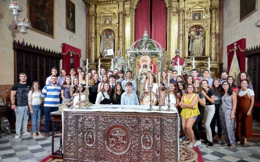 LA UNIÓN DE HERMANDADES ASISTE A LA VIGILIA DE ORACIÓN DE LA MERCED