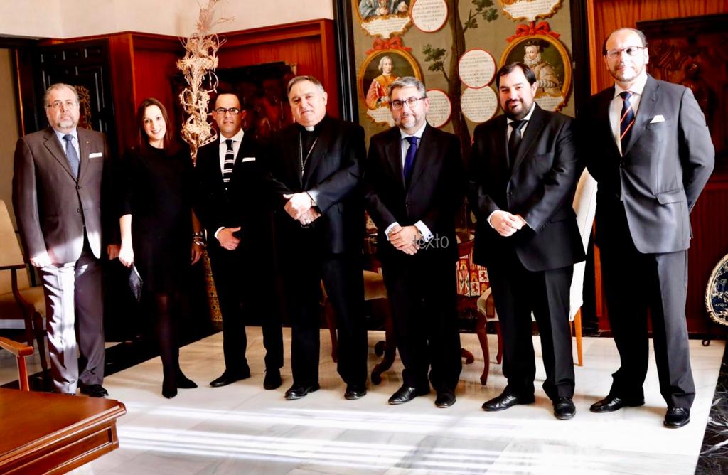 RECEPCIÓN DEL SR. OBISPO AL PREGONERO